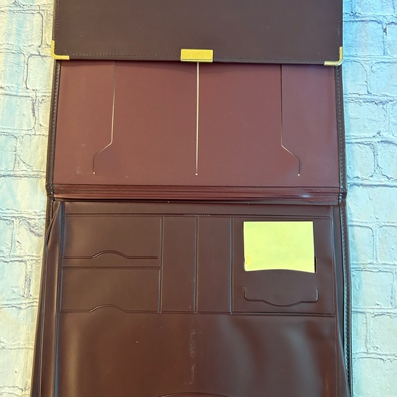 VINTAGE HAZEL MADE IN USA LOCKABLE BURGUNDY NON LEATHER ORGANIZER/NO KEY - Picture 7 of 9